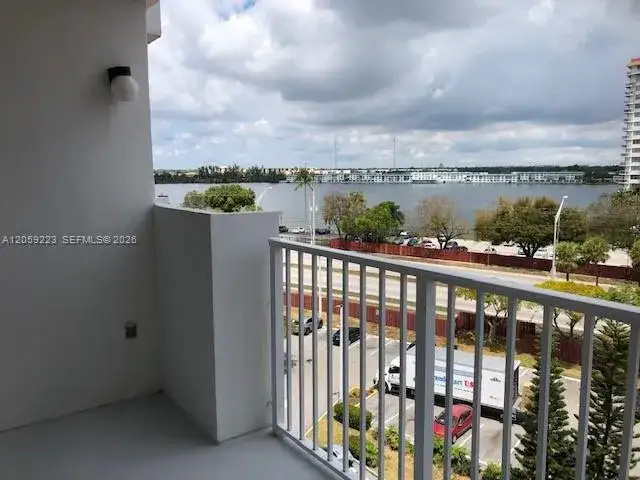 1 bedroom 1 bath Residential Lease for rent at 1200 NE Miami Gardens Dr # 702W, Miami FL 33179