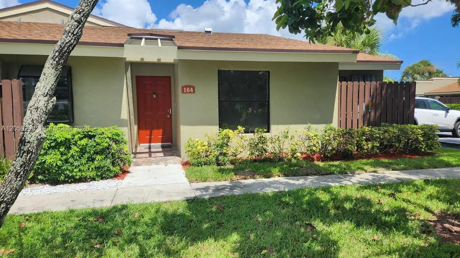 3 bedroom 2 bath Residential Lease for rent at 164 Meadows Dr # 164, Boynton Beach FL 33436