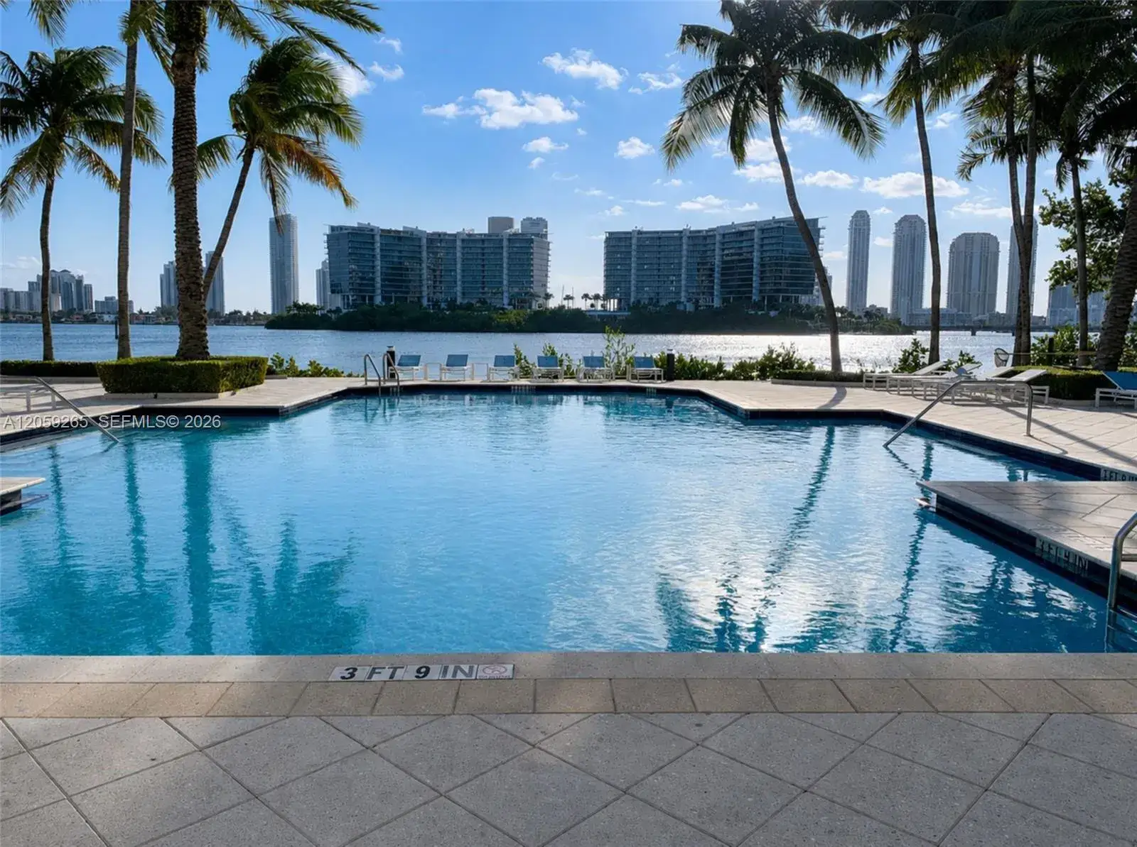 1 bedroom 1 bath Residential Lease for rent at 3105 NE 184th St # 7102, Aventura FL 33160