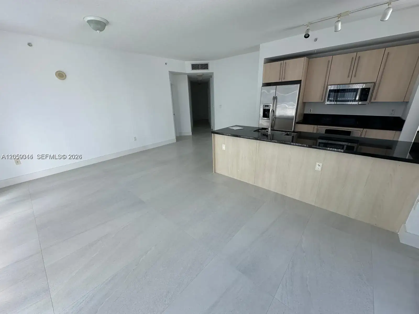 2 bedroom 2 bath Residential Lease for rent at 1111 SW 1st Ave, Miami FL 33130