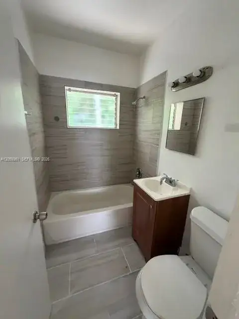 30 S Shore Dr # 2, Miami Beach FL 33141