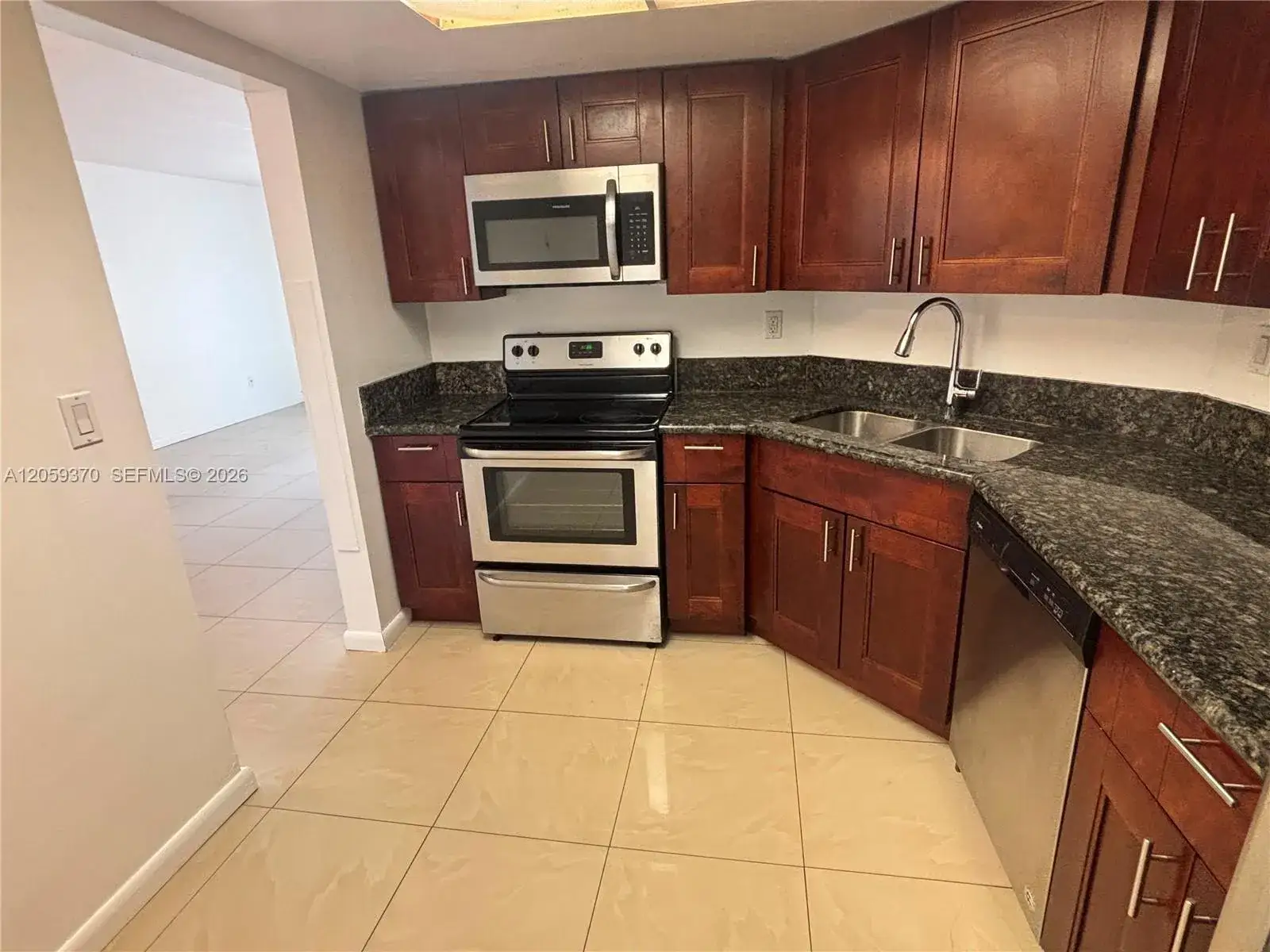 3 bedroom 2 bath Residential Lease for rent at 7410 SW 82nd St # K203, Miami FL 33143