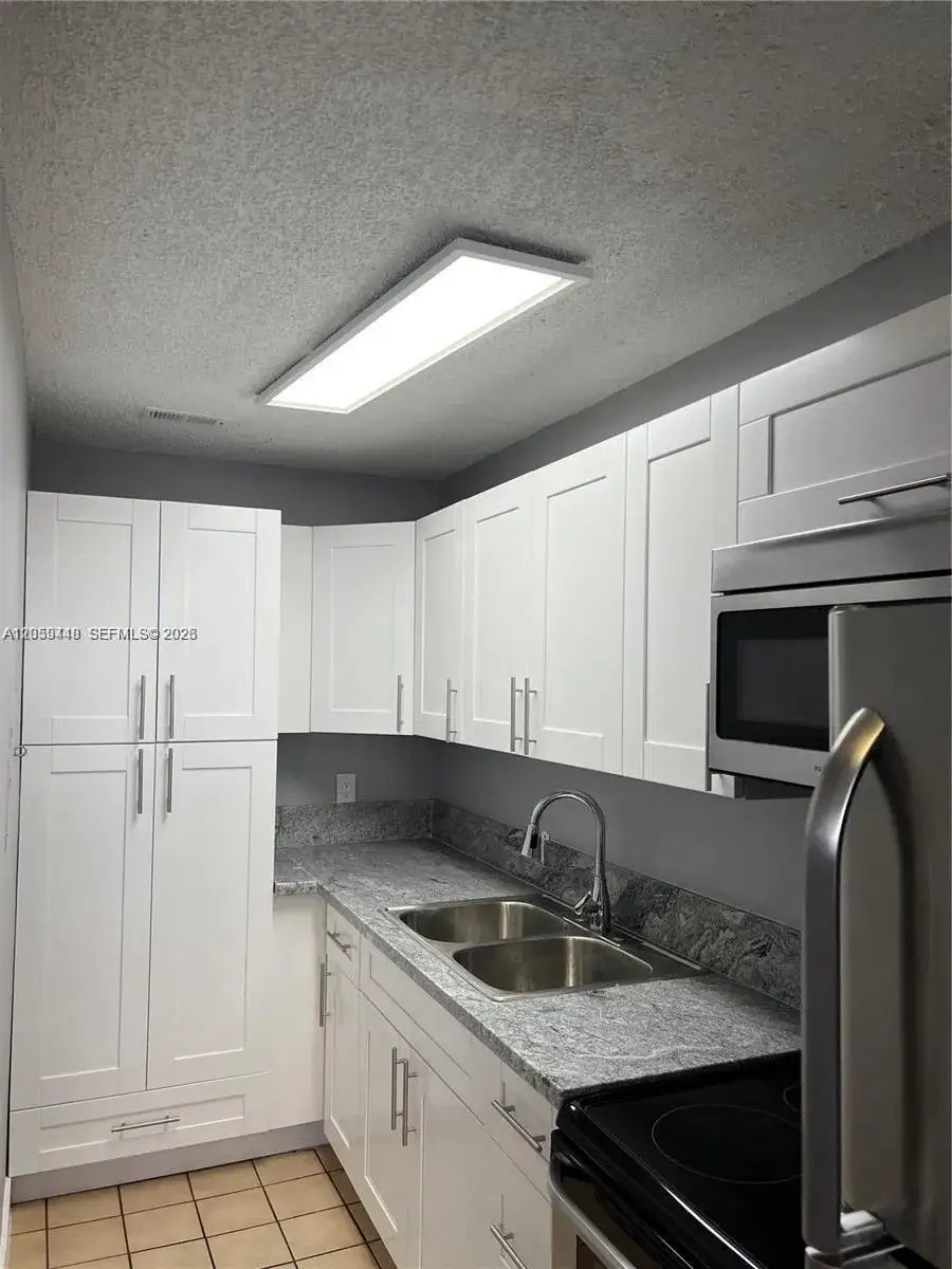 3 bedroom 3 bath Residential for sale at 645 W 68th St # 645, Hialeah FL 33014