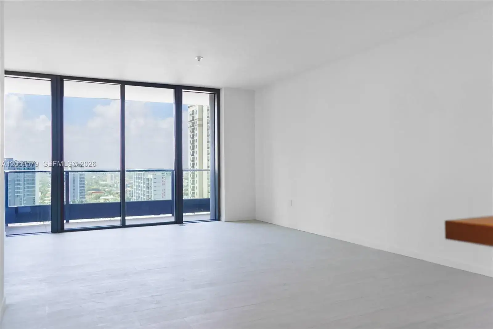 1 bedroom 1 bath Residential Lease for rent at 1000 Brickell Plaza # 2608, Miami FL 33131