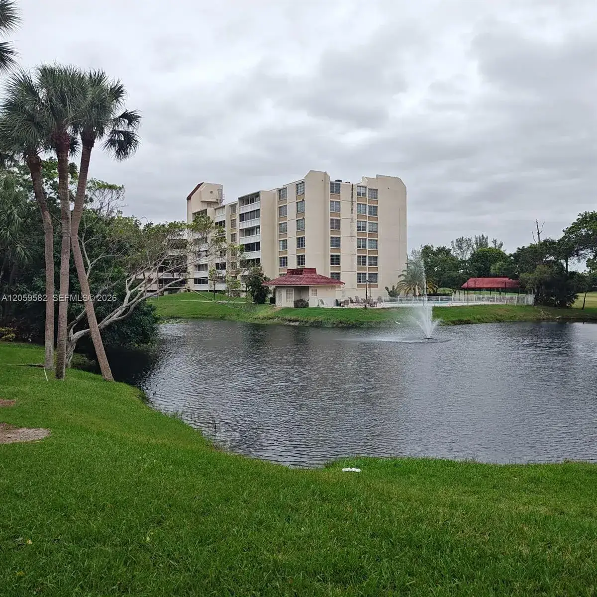 2 bedroom 2 bath Residential for sale at 7051 Environ Blvd # 433, Lauderhill FL 33319