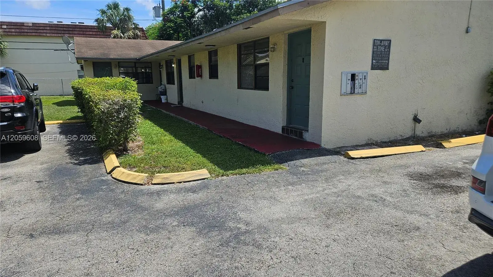 1 bedroom 1 bath Residential Lease for rent at 2508 E Johnson St # 7, Hollywood FL 33020