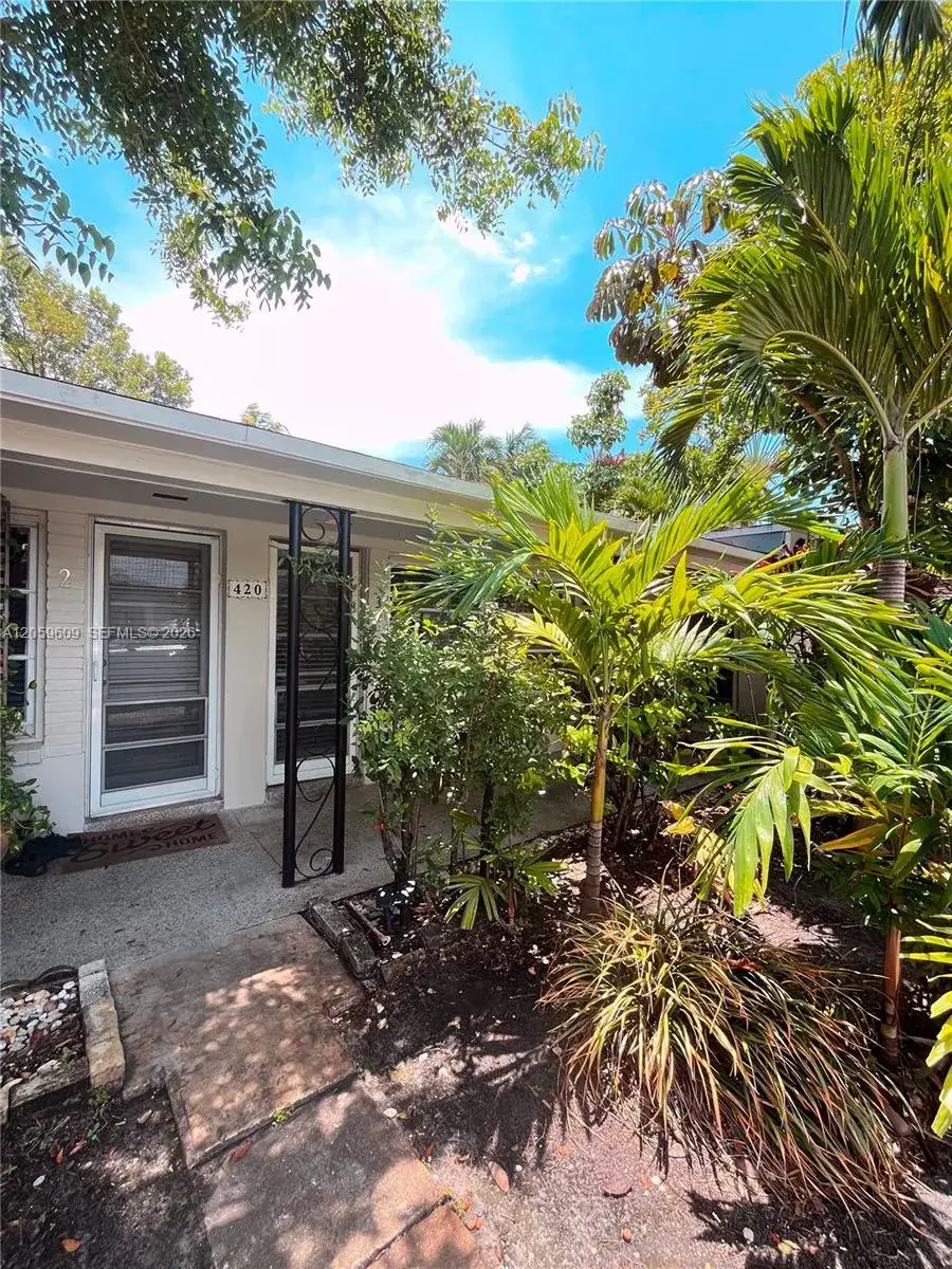 1 bedroom 1 bath Residential Lease for rent at 420 NE 14th Ave # 3, Fort Lauderdale FL 33301