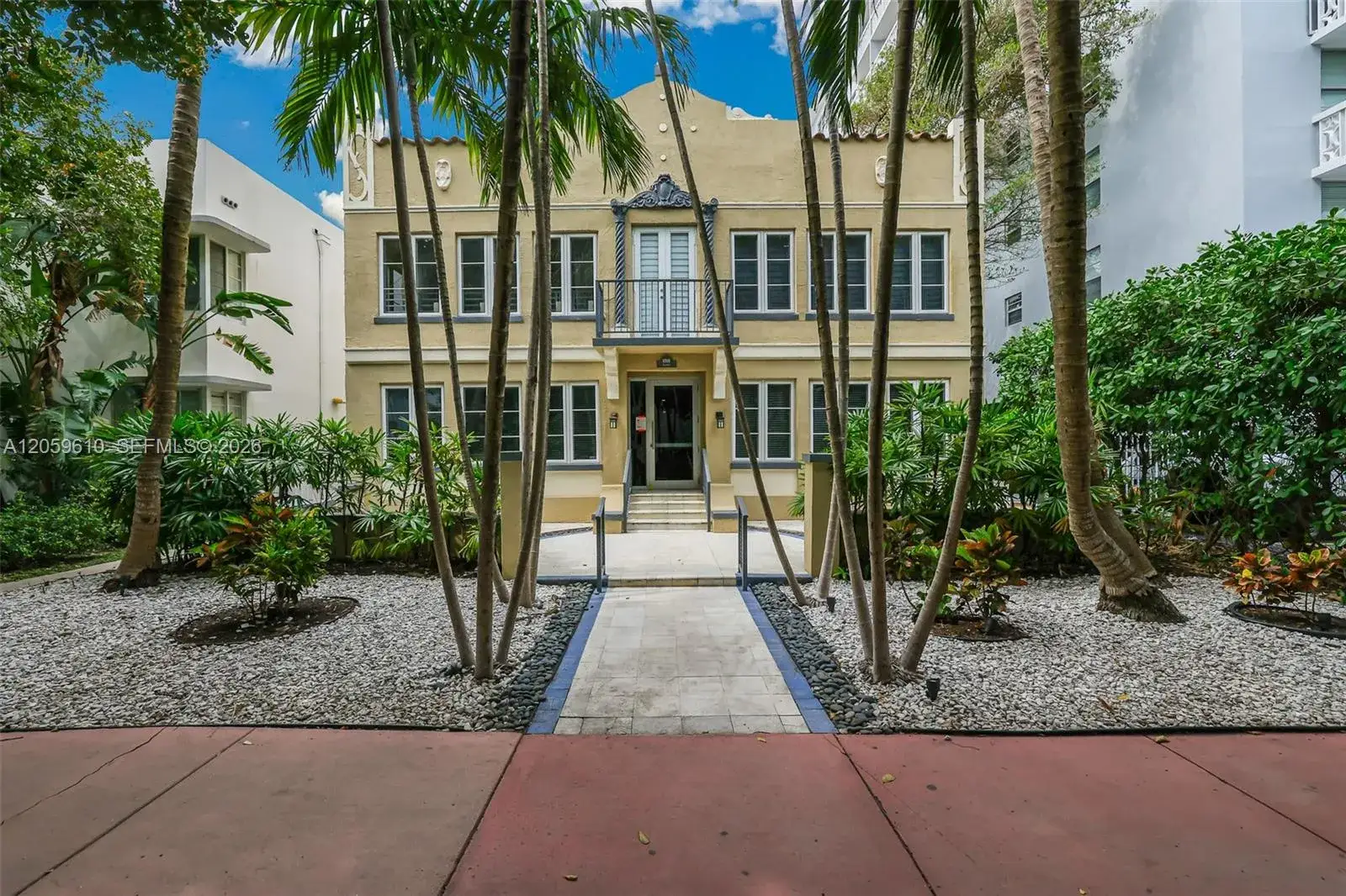 2 bedroom 2 bath Residential Lease for rent at 1018 Meridian Ave # 2, Miami Beach FL 33139