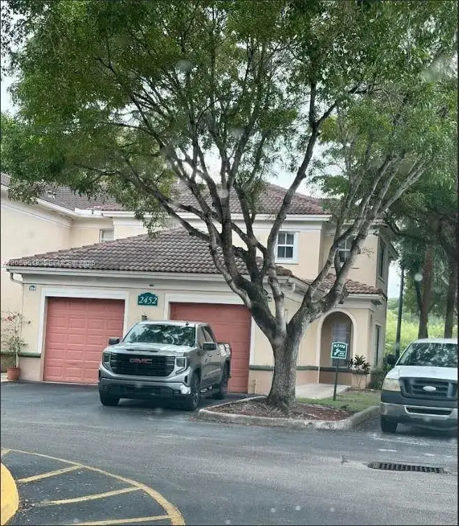 2 bedroom 2 bath Residential for sale at 2452 Centergate Dr # 104, Miramar FL 33025