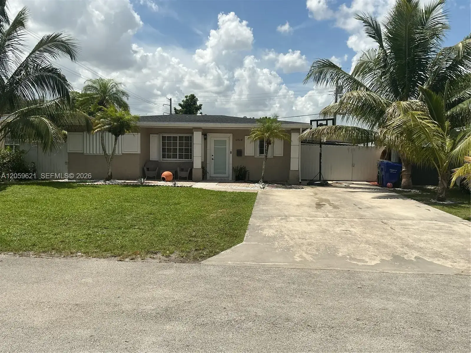 3 bedroom 1 bath Residential for sale at 6404 Grant Ct, Hollywood FL 33024