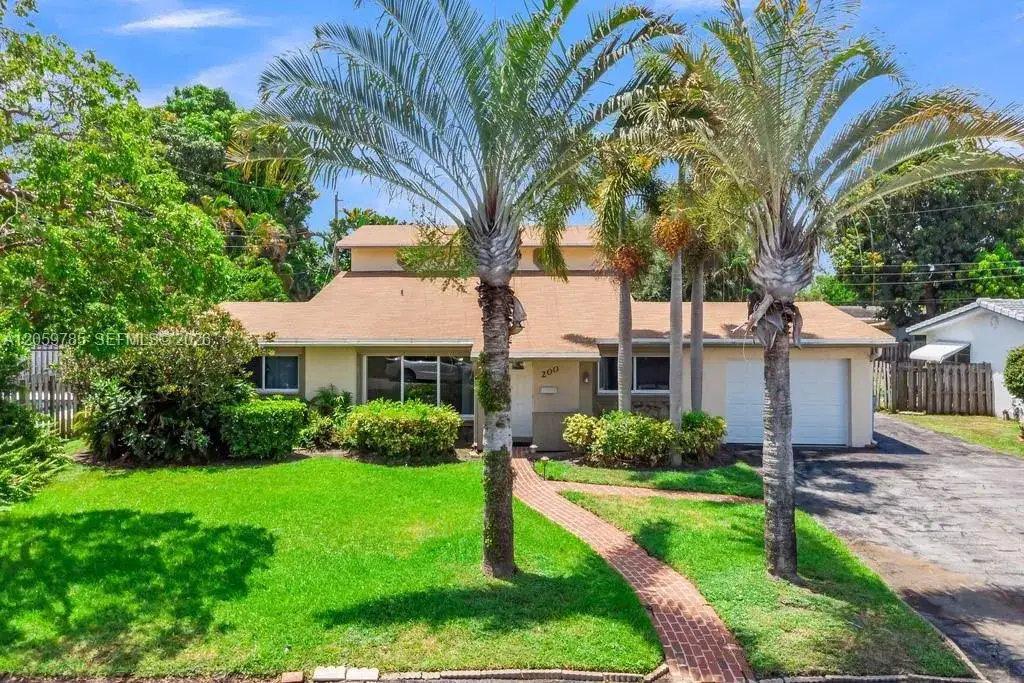 4 bedroom 3 bath Residential for sale at 200 SW 16 Street, Pompano Beach FL 33060