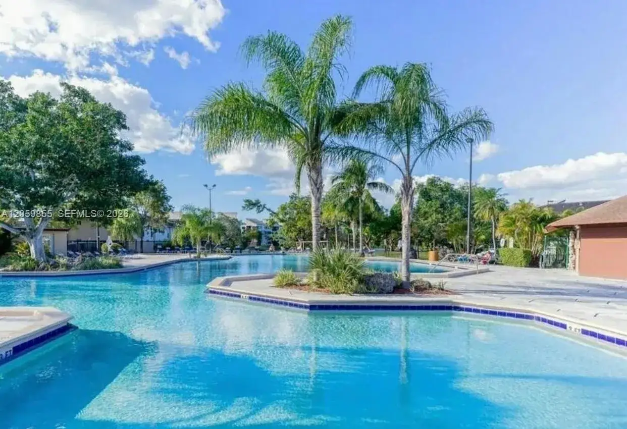 3 bedroom 2 bath Residential Lease for rent at 6544 SW 114 PL # B76, Miami FL 33173-4785