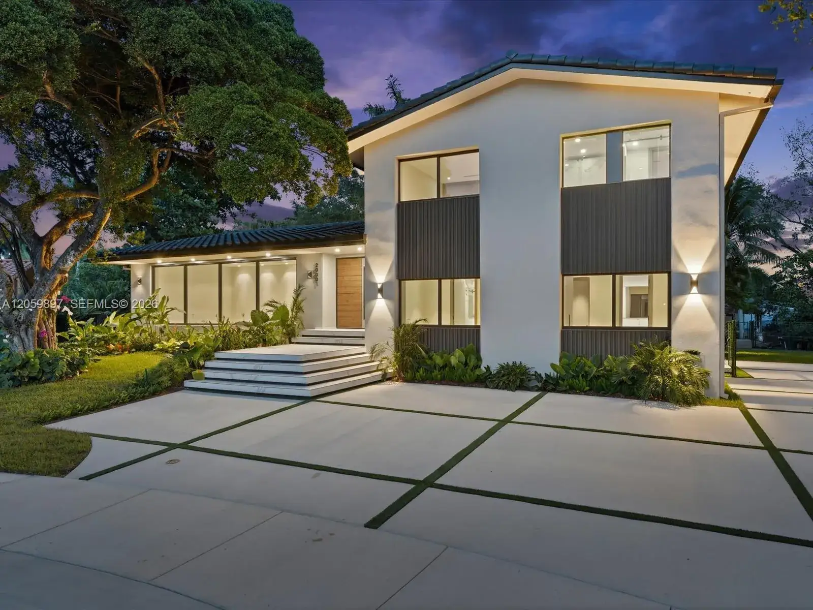 5 bedroom 6 bath Residential for sale at 20001 NE 25th Ave, Miami FL 33180