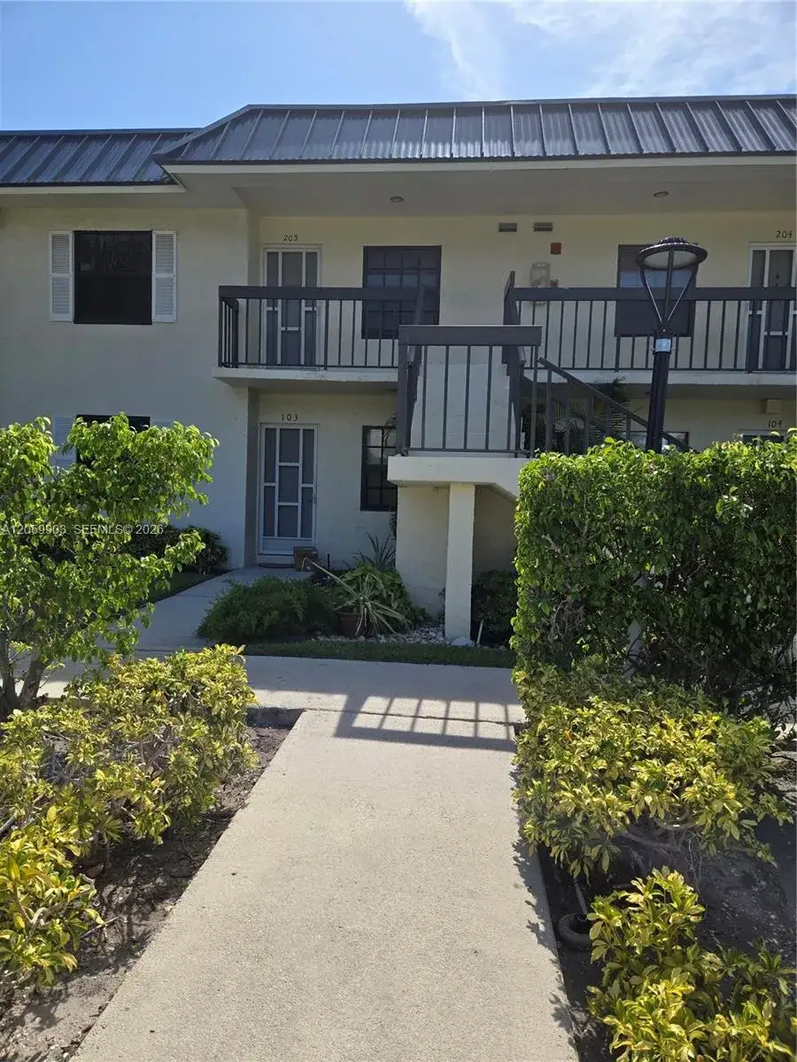 2 bedroom 2 bath Residential for sale at 3020 Florida Blvd # C, Delray Beach FL 33483