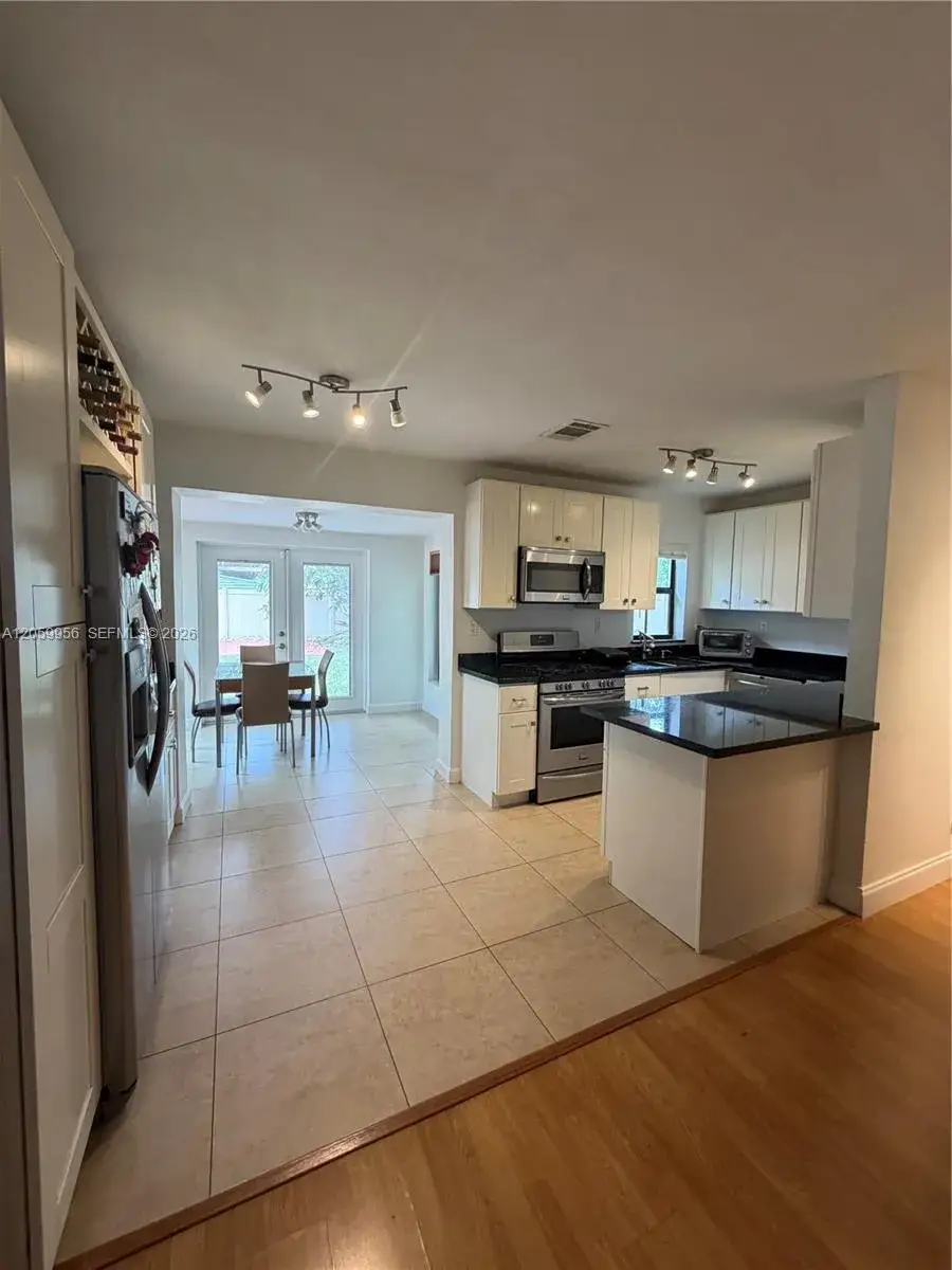 3 bedroom 1 bath Residential Lease for rent at 6717 Raleigh St, Hollywood FL 33024
