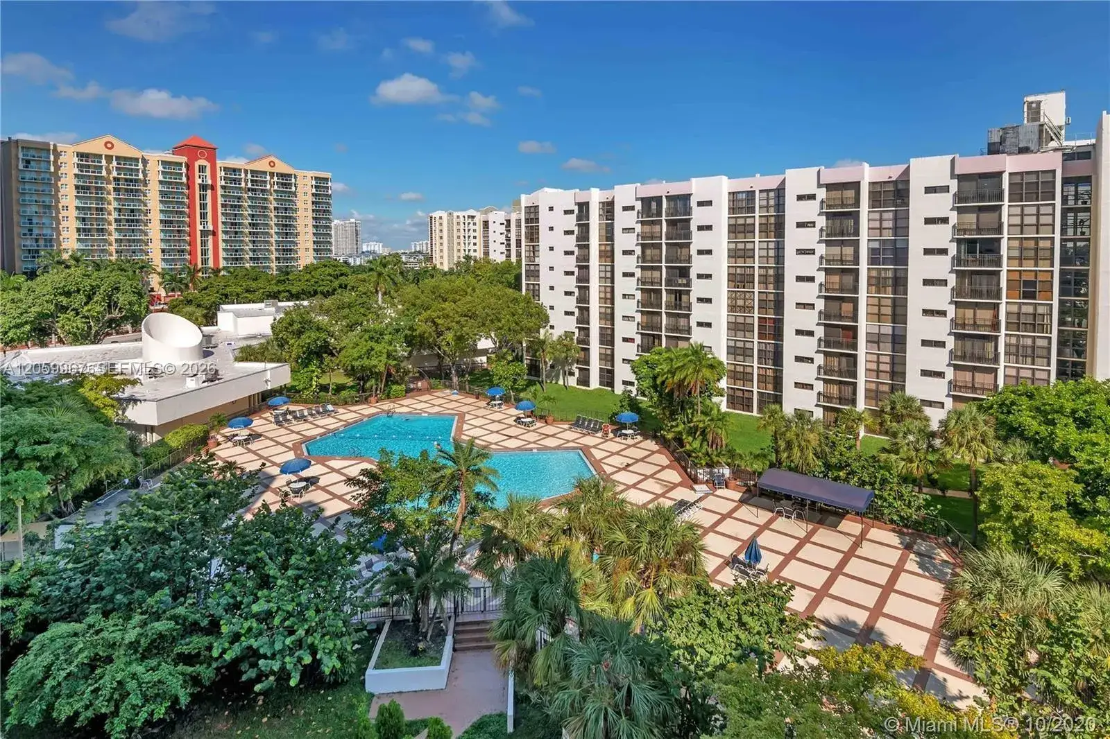 1 bedroom 1 bath Residential Lease for rent at 16919 N Bay Rd # 620, Sunny Isles Beach FL 33160