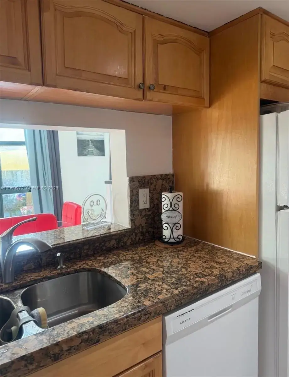1 bedroom 1 bath Residential for sale at 11800 SW 18th St # 4, Miami FL 33175