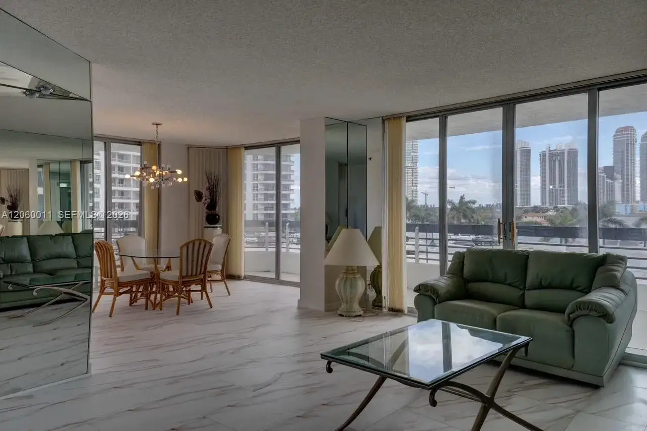 2 bedroom 2 bath Residential for sale at 3600 Mystic Pointe Dr # 613, Aventura FL 33180