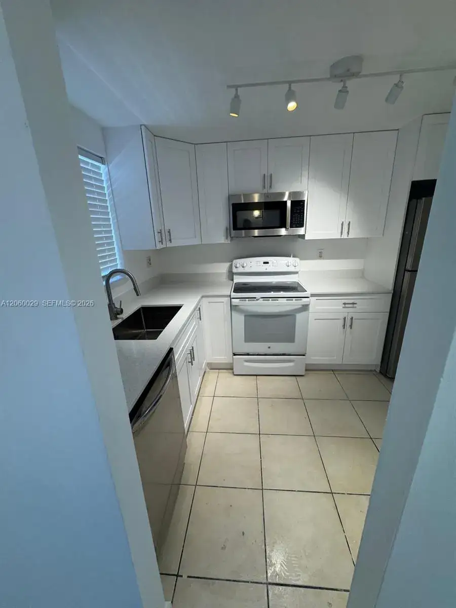 2 bedroom 2 bath Residential Lease for rent at 7981 S French Dr # 202, Pembroke Pines FL 33024