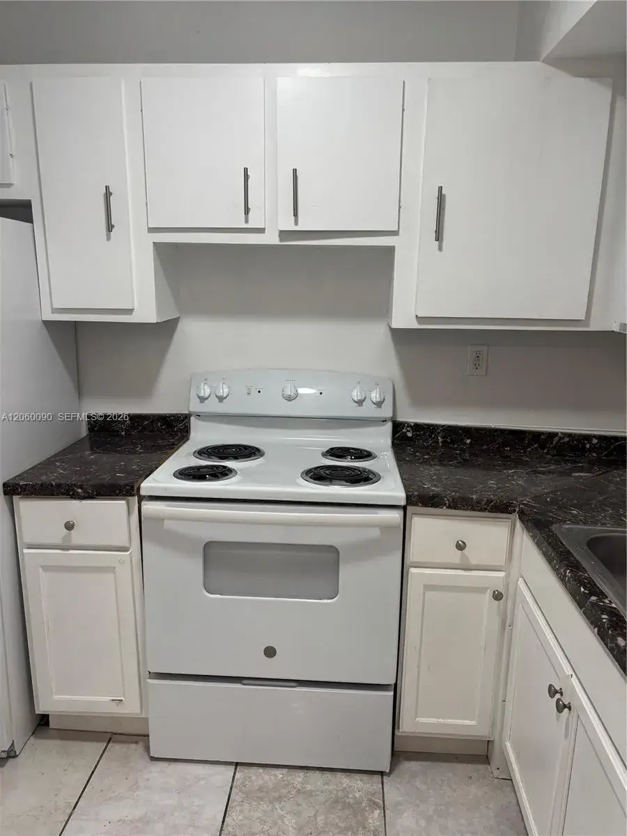 2 bedroom 2 bath Residential Lease for rent at 3600 NW 21st St # 101, Lauderdale Lakes FL 33311