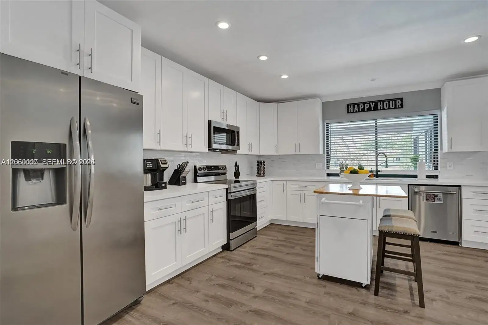 6 bedroom 3 bath Residential Lease for rent at 1941 SW 52nd Ter, Plantation FL 33317