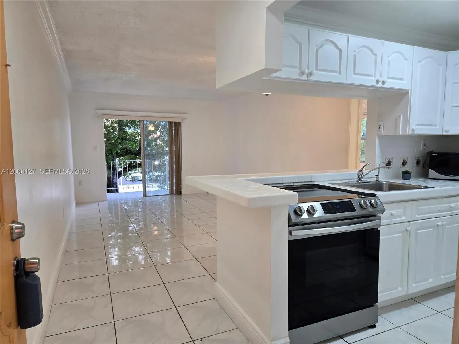 1 bedroom 1 bath Residential Lease for rent at 6200 W Flagler St # 201, Miami FL 33144