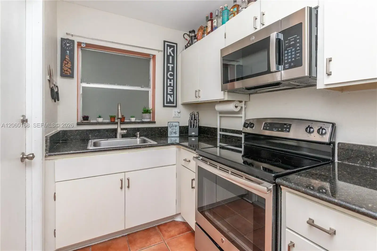 1 bedroom 1 bath Residential Lease for rent at 1425 Arthur St # 409B, Hollywood FL 33020