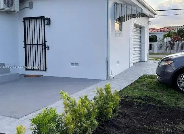 1 bedroom 1 bath Residential Lease for rent at 61 NW 38th Ct, Miami FL 33126