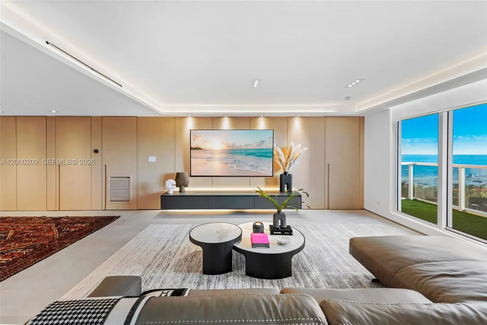 2 bedroom 2 bath Residential for sale at 2301 Collins Ave, Miami Beach FL 33139