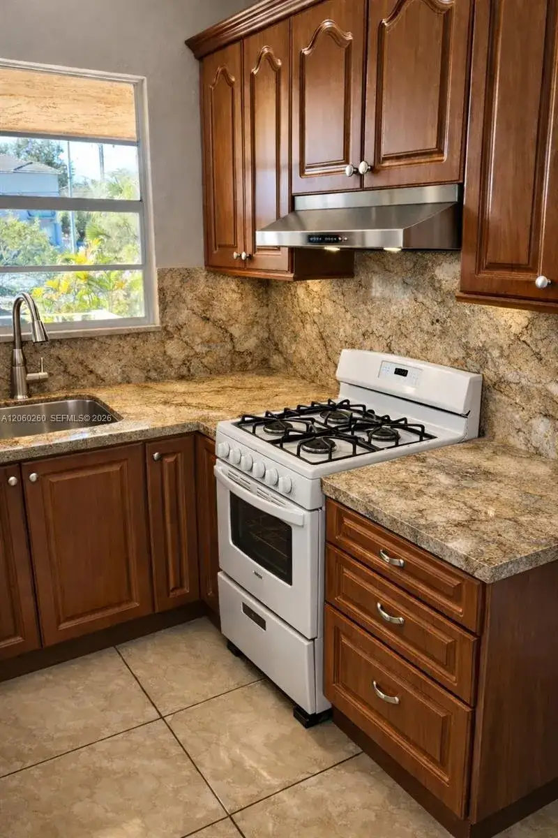 6850 W 14th Ct # A15, Hialeah FL 33014