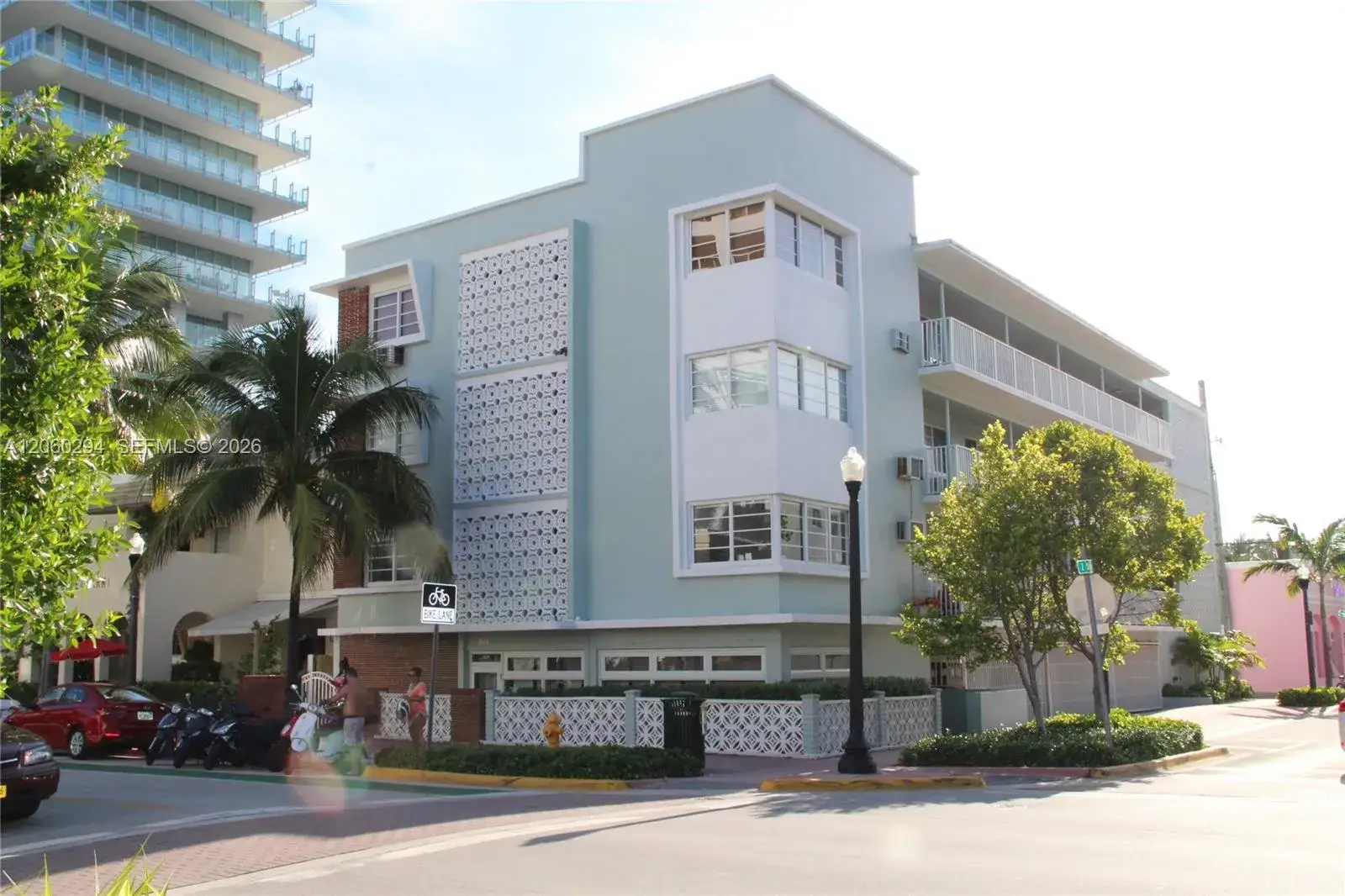 1 bath Residential Lease for rent at 158 Ocean Dr # 206, Miami Beach FL 33139