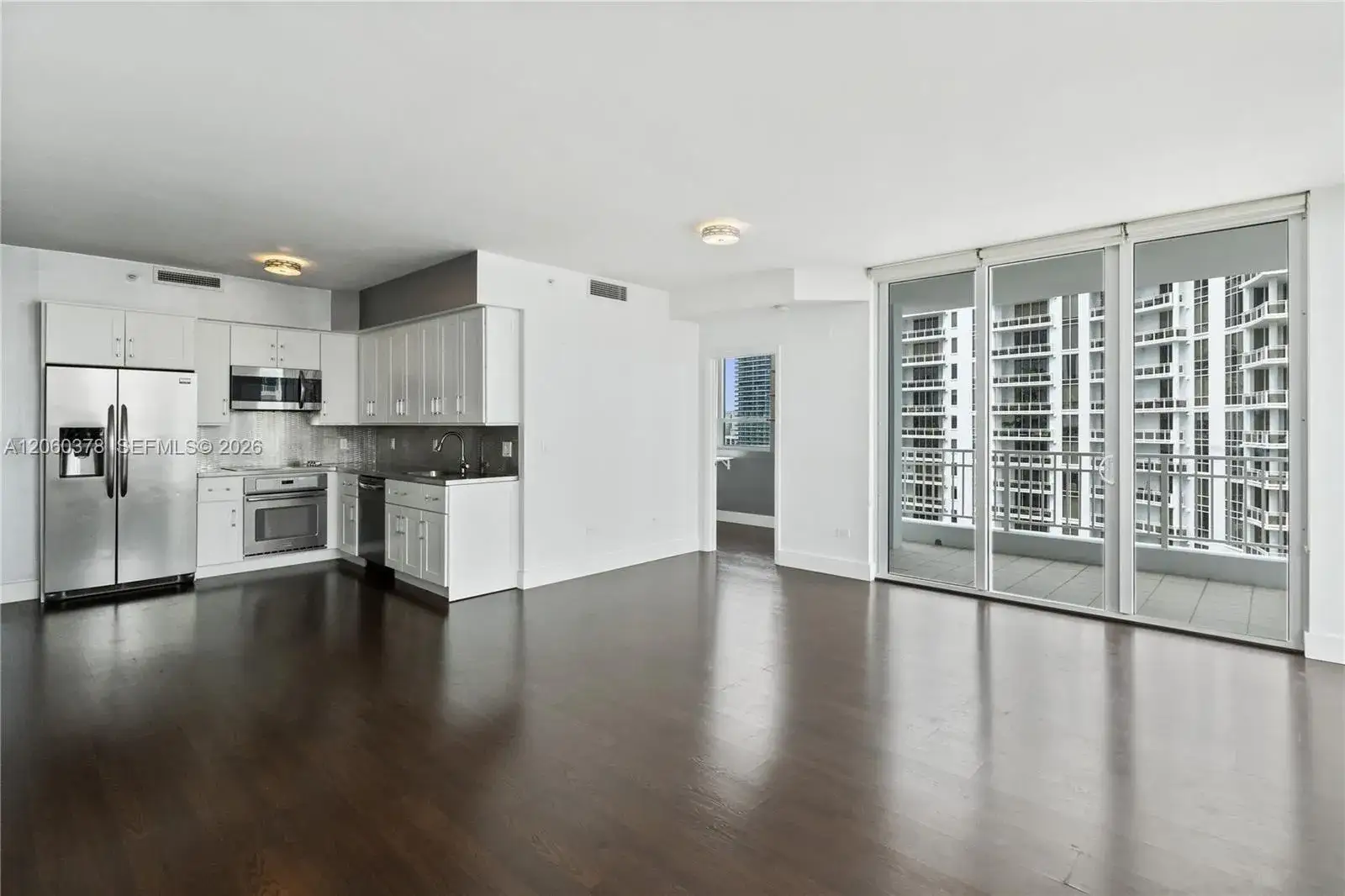 3 bedroom 2 bath Residential Lease for rent at 801 Brickell Key Blvd # 2912, Miami FL 33131