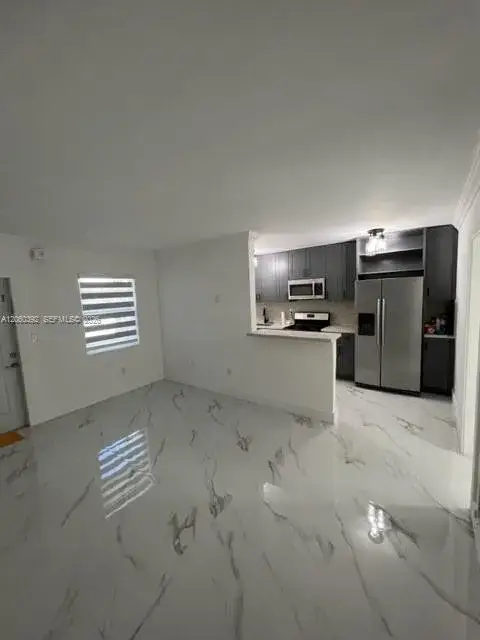1 bedroom 1 bath Residential Lease for rent at 4250 SW 67th Ave # 24, Miami FL 33155