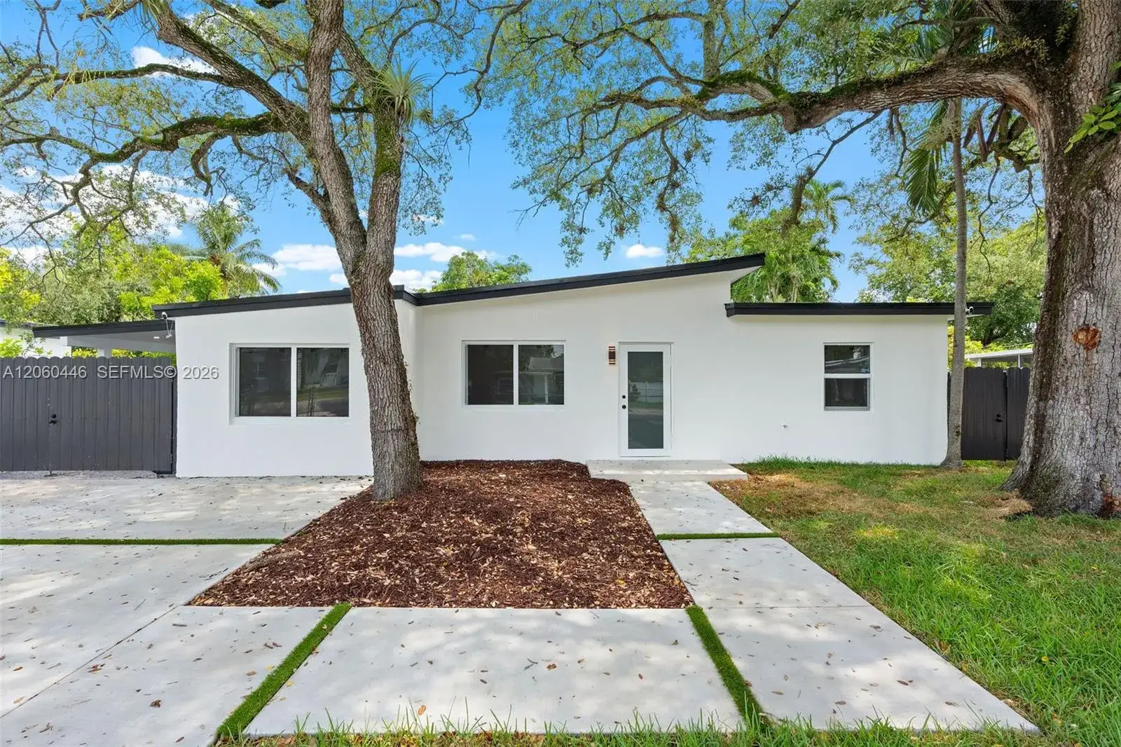 35 Allen Rd, West Park FL 33023