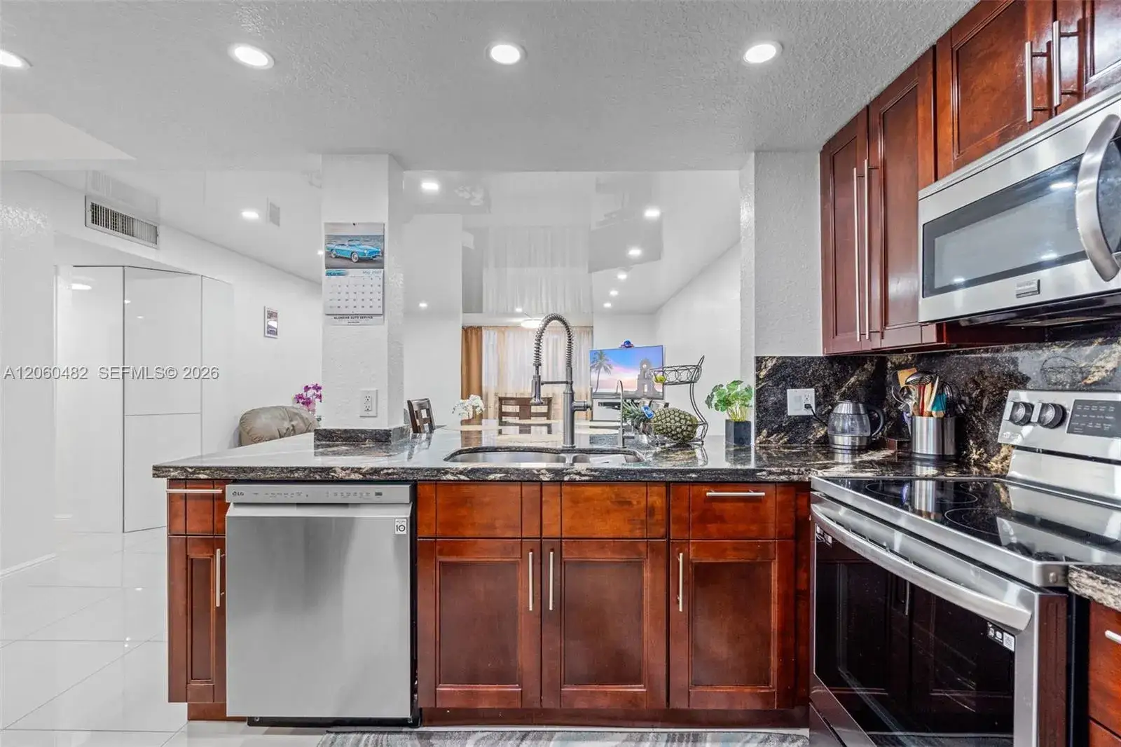 2 bedroom 2 bath Residential for sale at 301 NE 14th Ave # 207, Hallandale Beach FL 33009