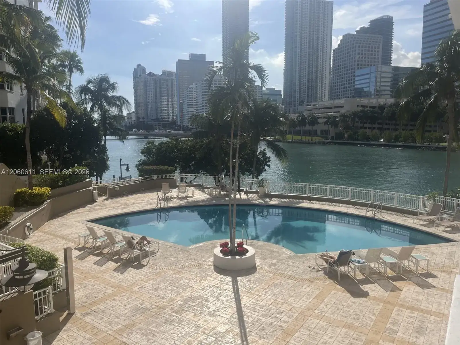 3 bedroom 3 bath Residential Lease for rent at 801 Brickell Key Blvd # 2509, Miami FL 33131