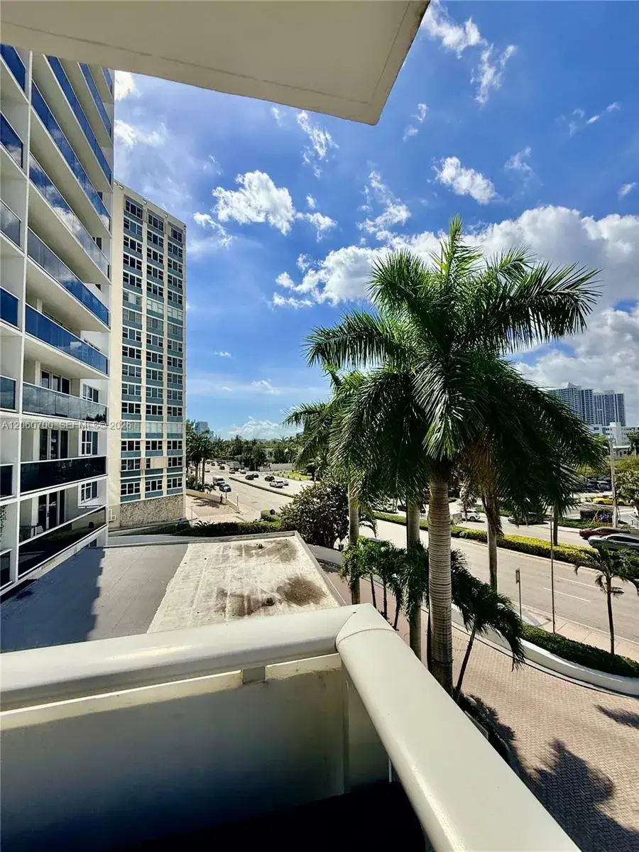 2 bedroom 2 bath Residential for sale at 3140 S Ocean Dr # 310, Hallandale Beach FL 33009
