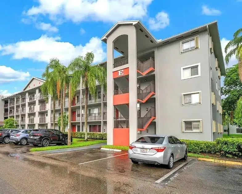 2 bedroom 2 bath Residential for sale at 801 SW 138th Ave # 107E, Pembroke Pines FL 33027