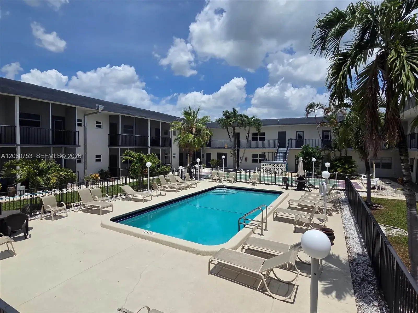 1 bedroom 1 bath Residential for sale at 415 NE 2nd St # 229, Hallandale Beach FL 33009