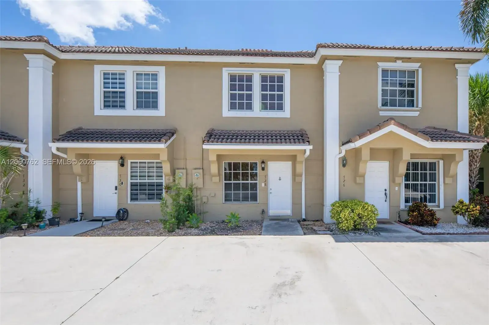 2 bedroom 2 bath Residential for sale at 728 SW 122nd Ave, Pembroke Pines FL 33025