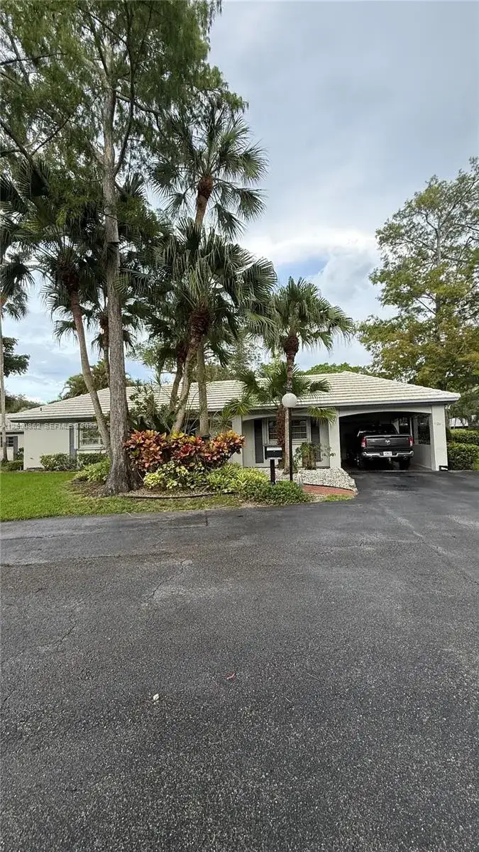 3 bedroom 3 bath Residential for sale at 1124 W Cypress Dr, Pompano Beach FL 33069