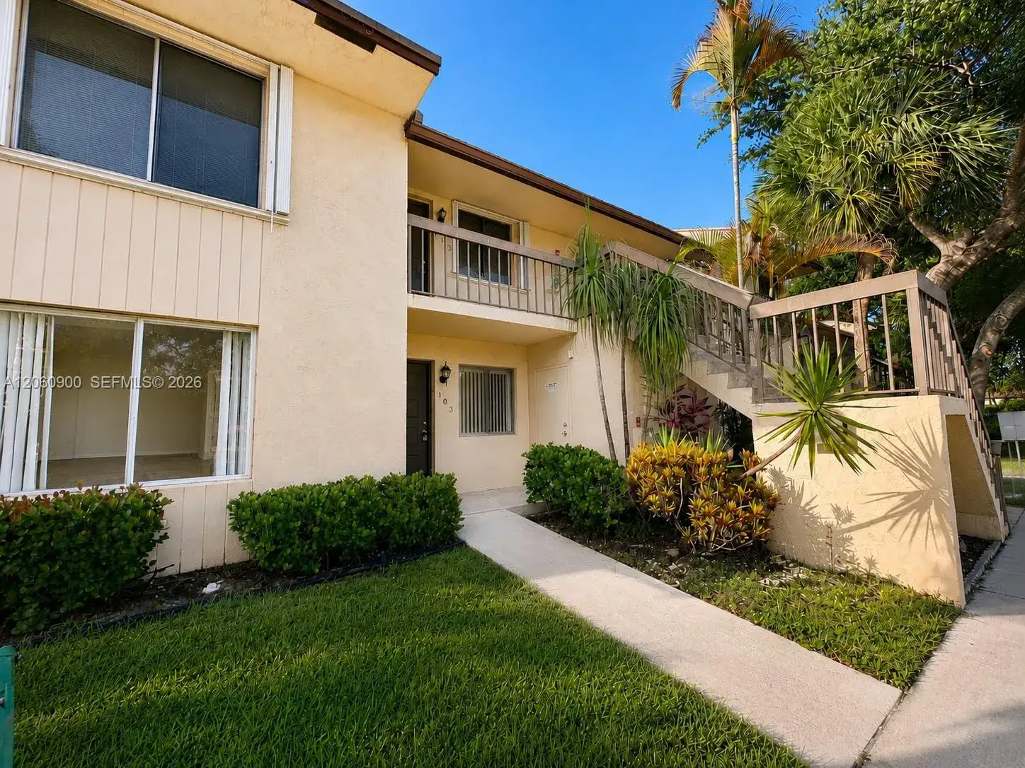 2 bedroom 2 bath Residential Lease for rent at 6585 Somerset Dr # 103, Boca Raton FL 33433