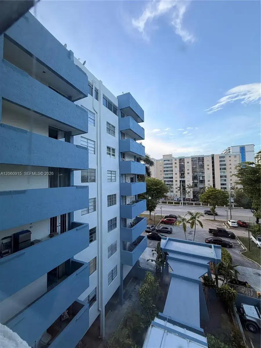 1 bedroom 1 bath Residential for sale at 5050 NW 7th St # 511, Miami FL 33126