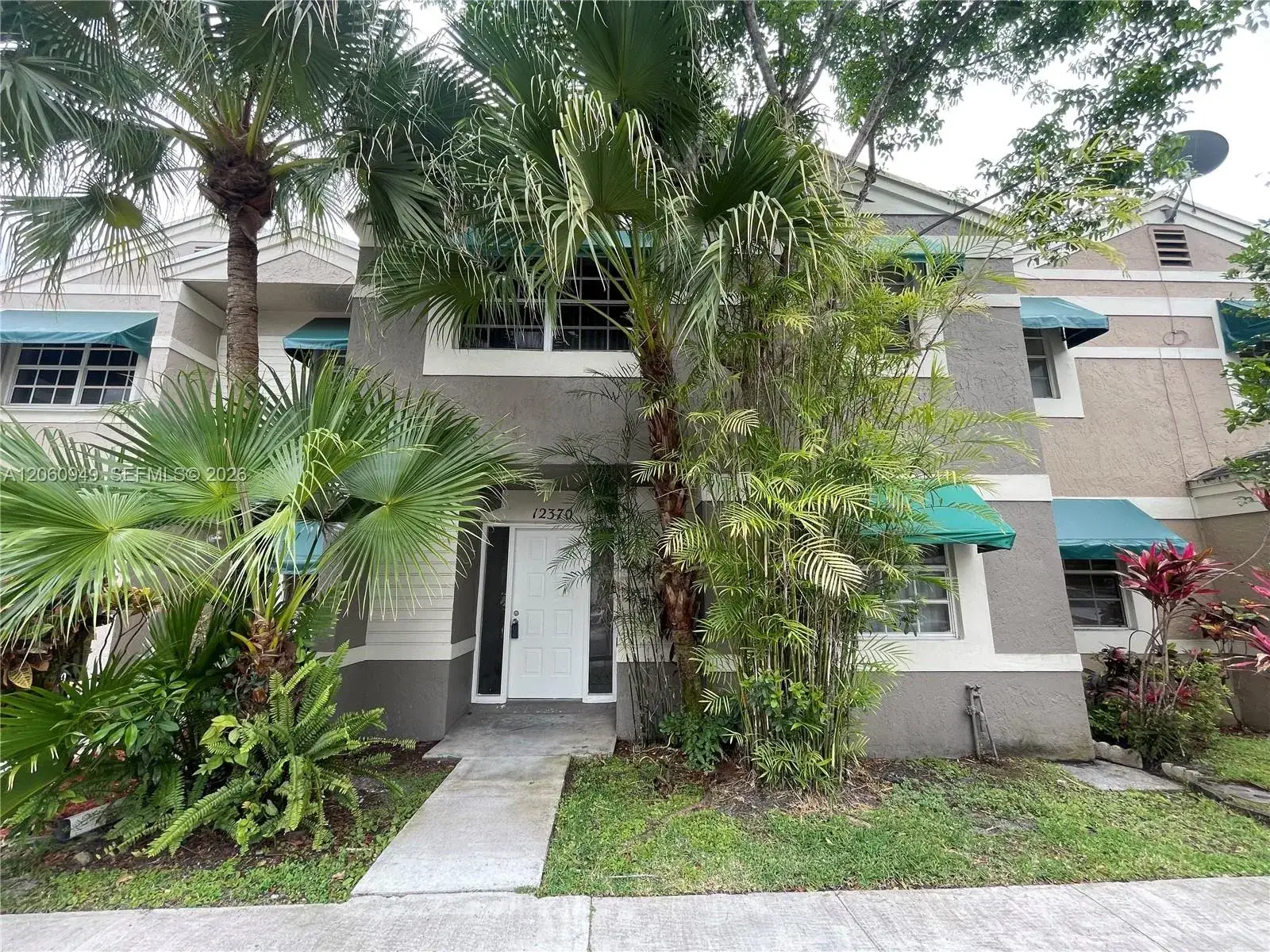 3 bedroom 3 bath Residential Lease for rent at 12370 SW 52nd Place, Cooper City FL 33330