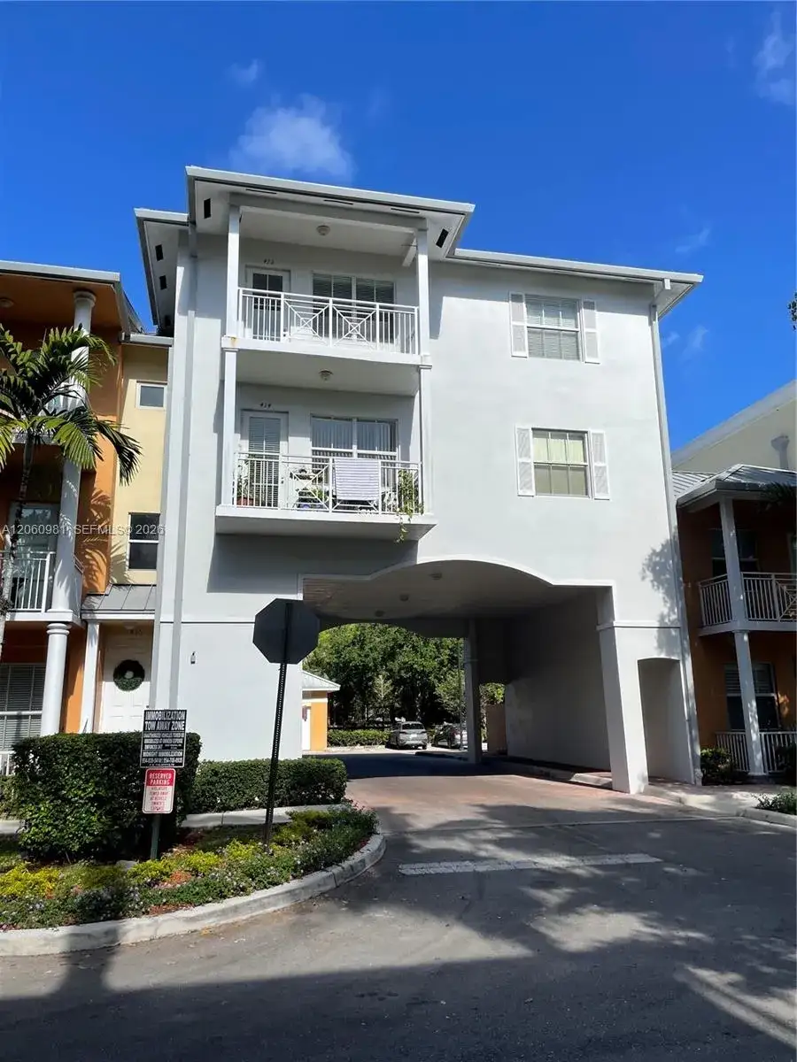 2 bedroom 2 bath Residential for sale at 412 SW 13th Ter # 412, Fort Lauderdale FL 33312