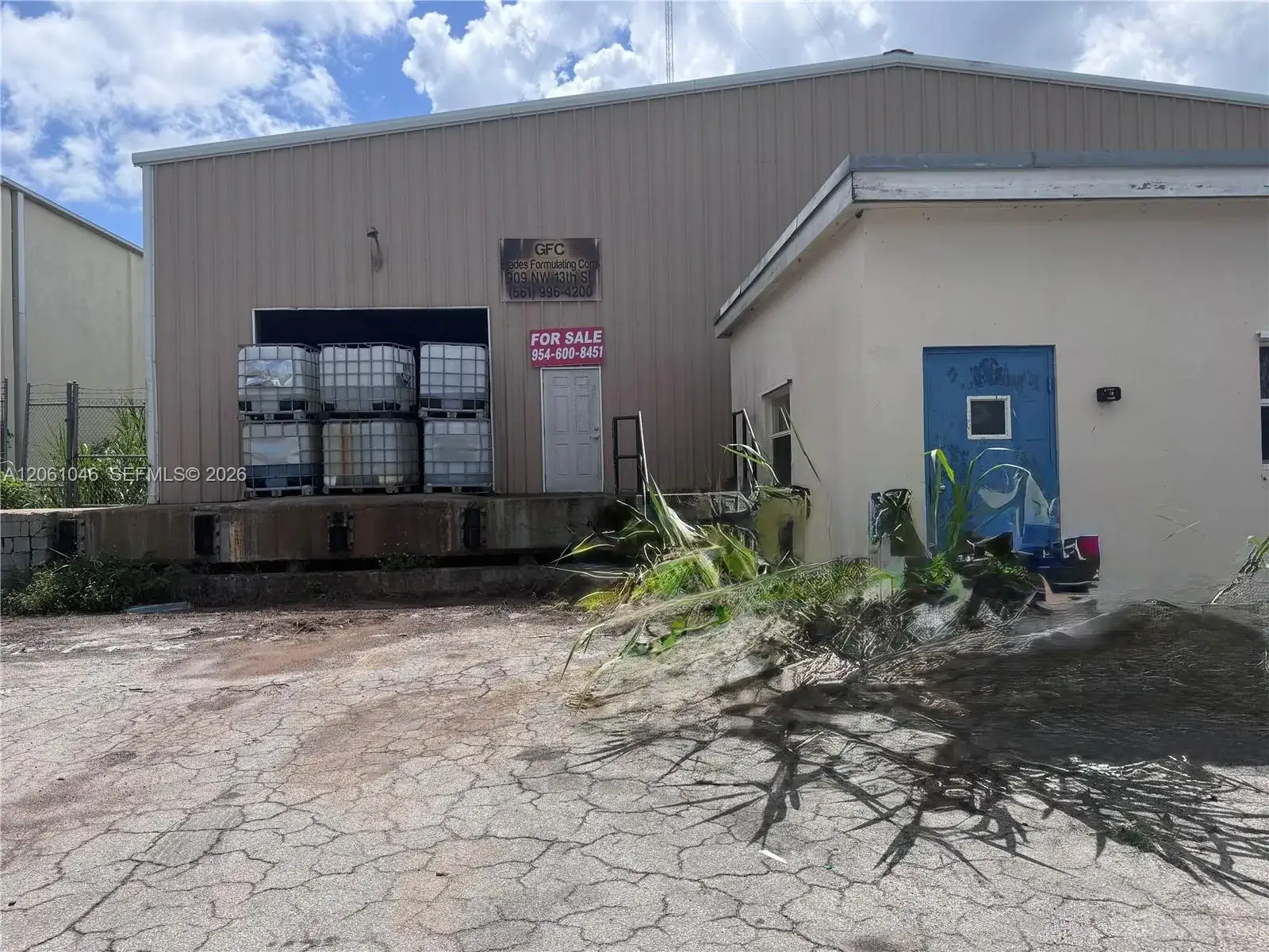 Commercial Sale for sale at 909 NW 13th St, Belle Glade FL 33430