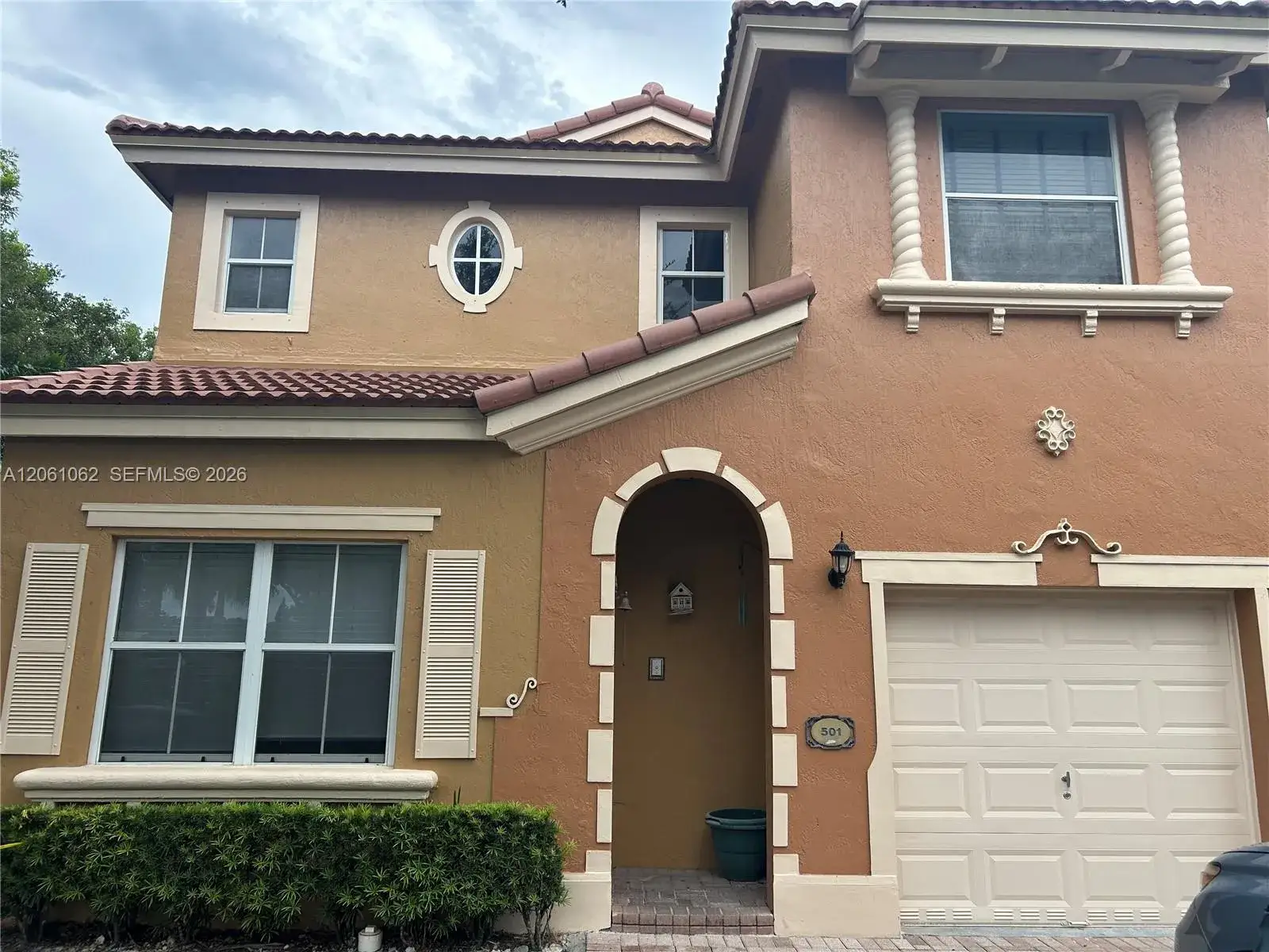 3 bedroom 2 bath Residential Lease for rent at 8508 NW 141st Ter # 501, Miami Lakes FL 33016