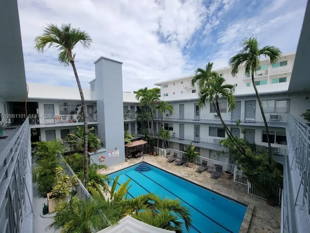 1 bedroom 1 bath Residential Lease for rent at 835 Lenox Ave # 106, Miami Beach FL 33139