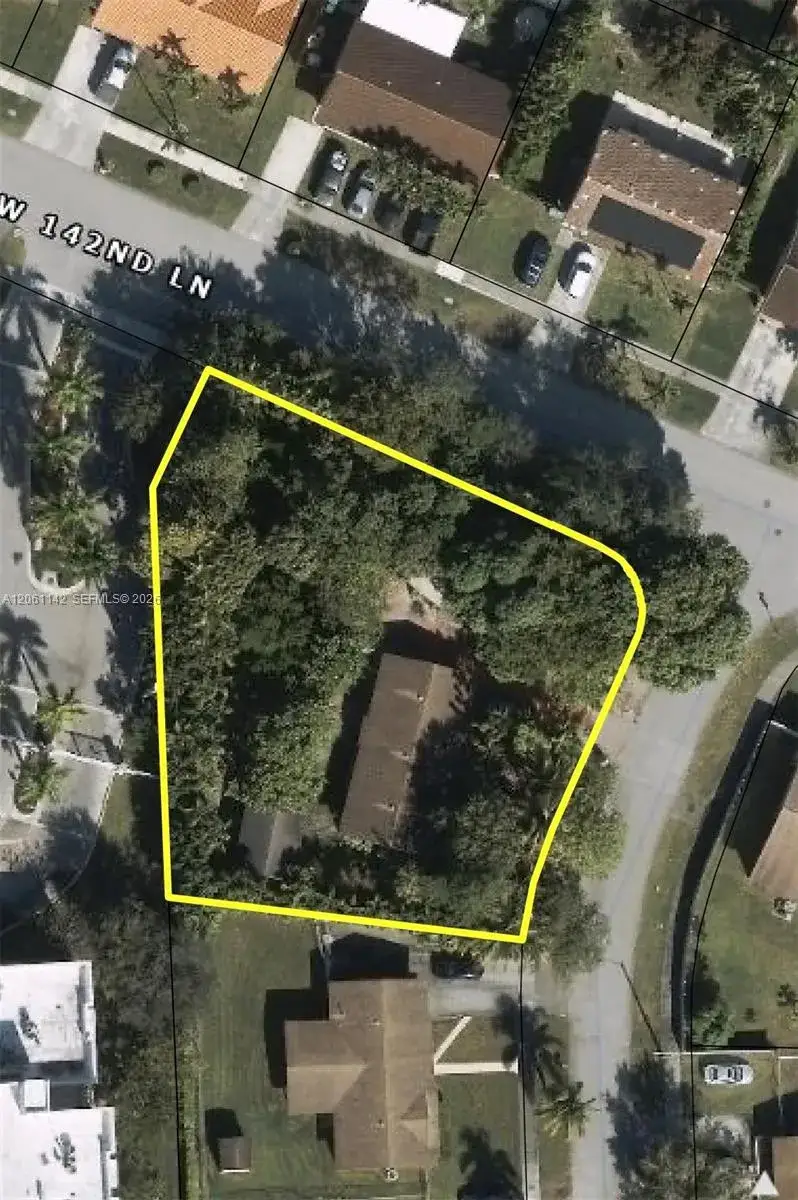 3 bedroom 2 bath Residential for sale at 14052 SW 110th Ave, Miami FL 33176