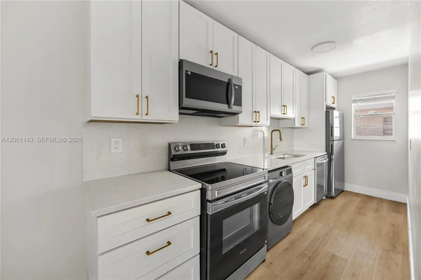 1 bedroom 1 bath Residential Lease for rent at 1720 Cleveland St # 203W, Hollywood FL 33020
